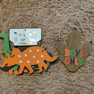 Dinosaur garland and door sign